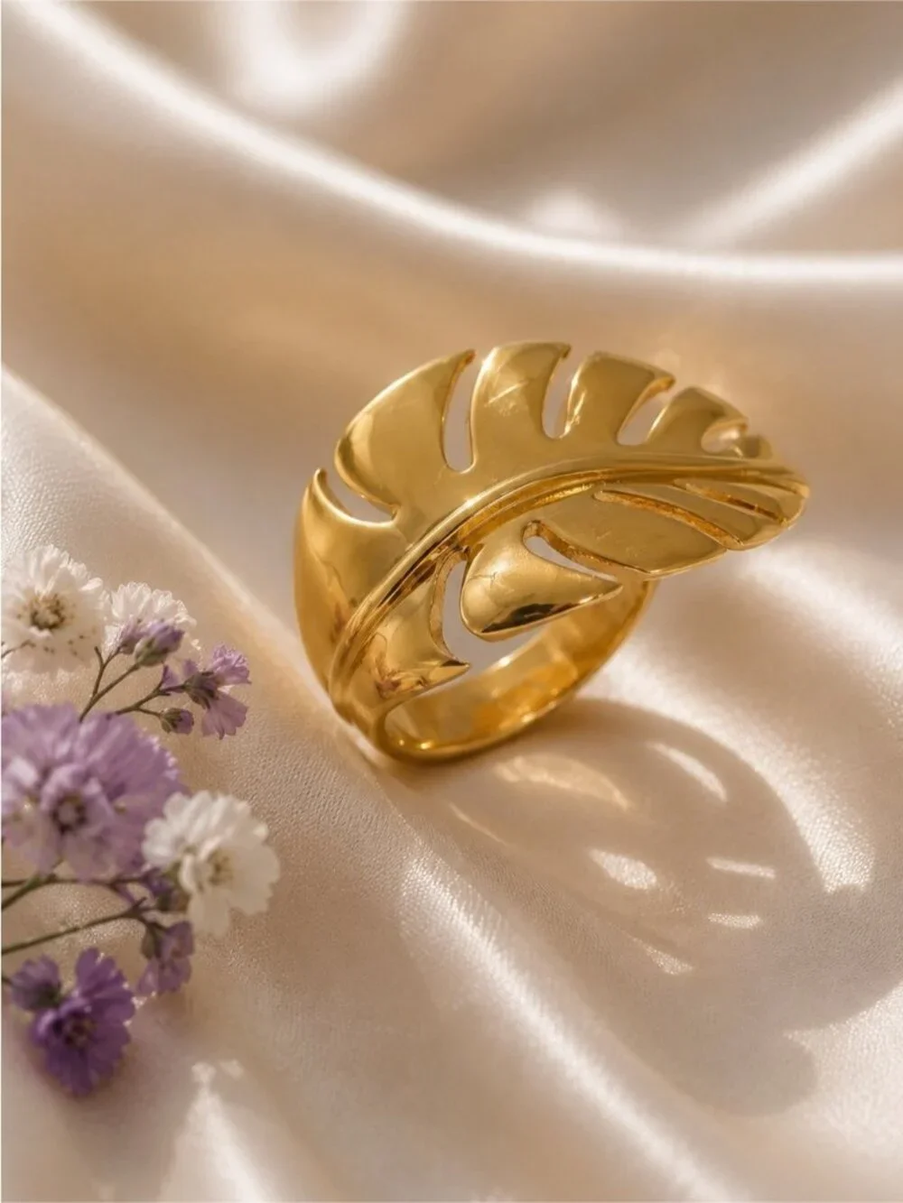 Polished Gold color Leaf Ring
